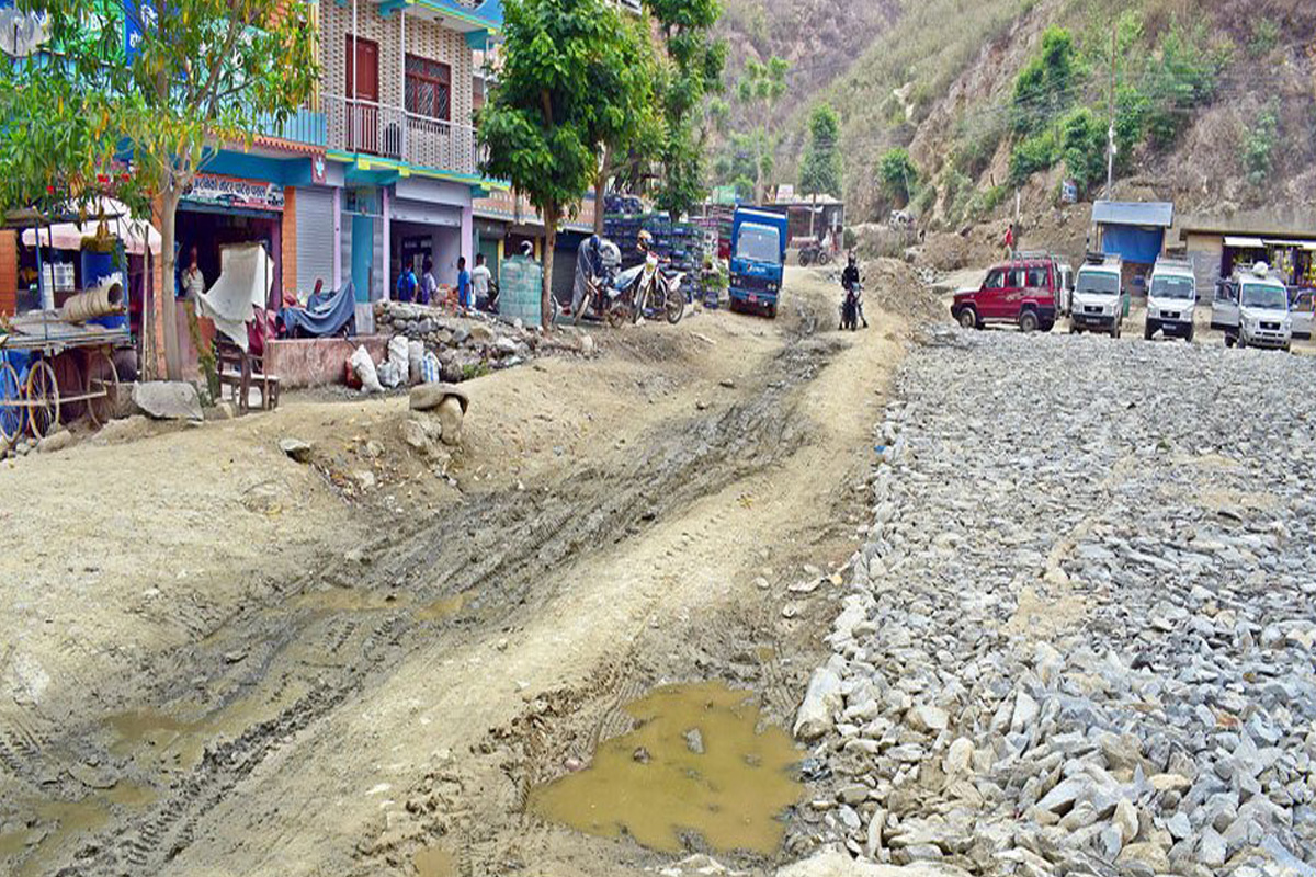 समयमा मर्मत सम्भार नहुँदा मन्थली बसपार्क बन्यो अस्तव्यस्त